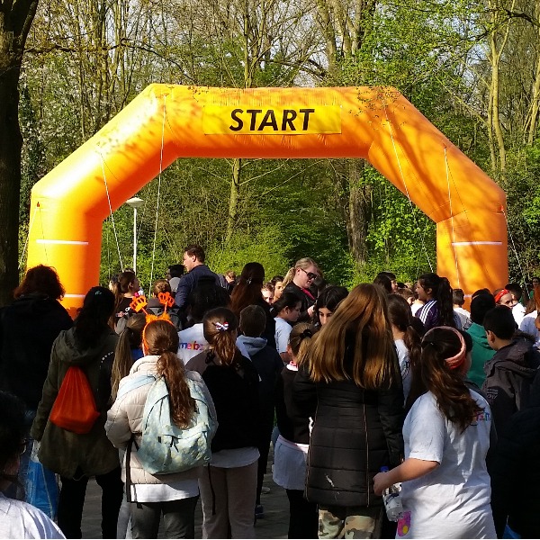 Opblaasbare Boog Oranje 10,2 x 5,8 mtr start/ finish, open dag, welkom/ tot ziens Opblaasbare Boog Oranje 10,2 x 5,8 mtr start/ finish, open dag, welkom/ tot ziens